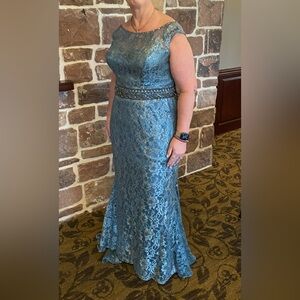 Blue Lace Mother of the Bride Dress sz 18 Montage by Mon Cheri 5th Ave NY